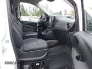 ✅ 2023 Mercedes-Benz Metris Cargo • VIN: W1YV0BEY9P4289474 • Lot: 43630250. Wystawiony na IAAI z przebiegiem 48 734 mil. Bezpłatny archiwum sprzedaży aukcyjnych z USA i szczegółowy raport historii pojazdu na DreamBid. Zdjęcie 5.