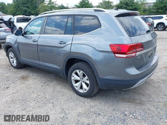 ✅ 2018 Volkswagen Atlas SE • VIN: 1V2LR2CA2JC510304 • Lot: 42754893. Wystawiony na IAAI z przebiegiem 106 870 mil. Bezpłatny archiwum sprzedaży aukcyjnych z USA i szczegółowy raport historii pojazdu na DreamBid. Zdjęcie 3.