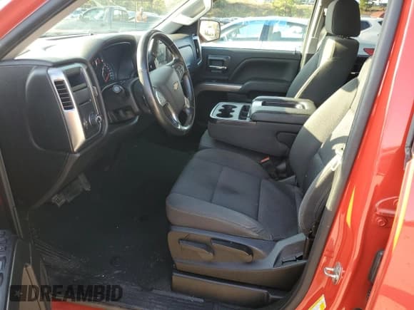 ✅ 2019 Chevrolet Silverado 1500 LT • VIN: 2GCRCPEC6K1122184 • Lot: 70582154. Wystawiony na Copart z przebiegiem 134 876 mil. Bezpłatny archiwum sprzedaży aukcyjnych z USA i szczegółowy raport historii pojazdu na DreamBid. Zdjęcie 7.