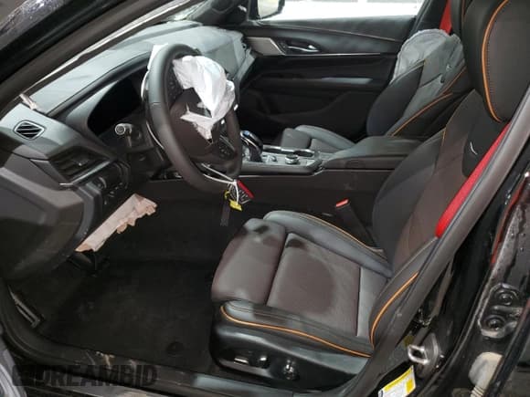 ✅ 2022 Cadillac CT4-V • VIN: 1G6DH5RLXN0112285 • Lot: 52900265. Wystawiony na Copart z przebiegiem Nie podano. Bezpłatny archiwum sprzedaży aukcyjnych z USA i szczegółowy raport historii pojazdu na DreamBid. Zdjęcie 7.