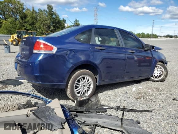 ✅ 2008 Ford Focus S • VIN: 1FAHP34N68W231537 • Lot: 85896535. Wystawiony na Copart z przebiegiem Nie podano. Bezpłatny archiwum sprzedaży aukcyjnych z USA i szczegółowy raport historii pojazdu na DreamBid. Zdjęcie 3.