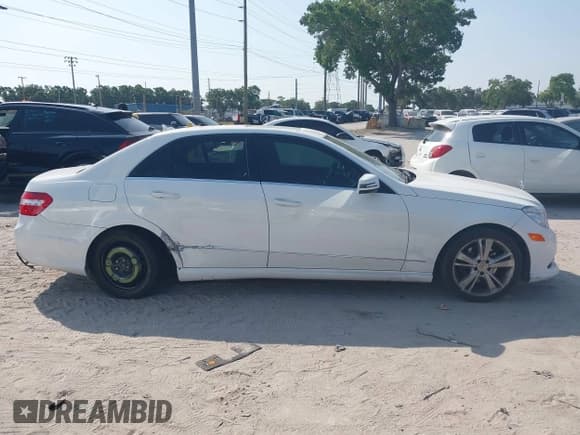 ✅ 2013 Mercedes-Benz E 350 Luxury • VIN: WDDHF5KB3DA664800 • Lot: 42154013. Wystawiony na IAAI z przebiegiem 107 140 mil. Bezpłatny archiwum sprzedaży aukcyjnych z USA i szczegółowy raport historii pojazdu na DreamBid. Zdjęcie 13.