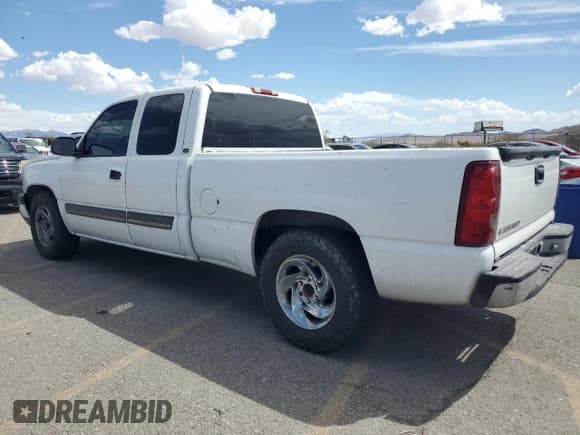 ✅ 2004 Chevrolet Silverado 1500 LS • VIN: 2GCEC19V241150171 • Lot: 72155024. Listed on Copart with 186,553 mi. Free auction sales archive from the USA and detailed vehicle history report at DreamBid. Image 2.