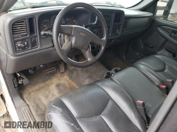 ✅ 2004 GMC Sierra 1500 • VIN: 1GTHC24204E339688 • Lot: 77595054. Wystawiony na Copart z przebiegiem 230 719 mil. Bezpłatny archiwum sprzedaży aukcyjnych z USA i szczegółowy raport historii pojazdu na DreamBid. Zdjęcie 8.