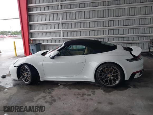 ✅ 2024 Porsche 911 Carrera • VIN: WP0CA2A90RS238404 • Lot: 42182425. Wystawiony na IAAI z przebiegiem 1 994 mil. Bezpłatny archiwum sprzedaży aukcyjnych z USA i szczegółowy raport historii pojazdu na DreamBid. Zdjęcie 15.