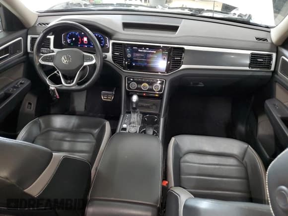 ✅ 2021 Volkswagen Atlas SEL Premium R-Line • VIN: 1V2FR2CA3MC575552 • Lot: 68976345. Listed on Copart with 63,932 mi. Free auction sales archive from the USA and detailed vehicle history report at DreamBid. Image 8.