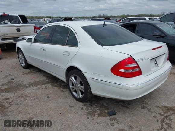 ✅ 2005 Mercedes-Benz E 500 • VIN: WDBUF70J55A686912 • Лот: 41914529. Опубликован ранее на IAAI с пробегом 93 853 миль. Бесплатный доступ к архиву аукционных продаж из США и подробный отчёт об истории автомобиля на DreamBid. Изображение 3.