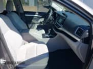 ✅ 2018 Toyota Highlander LE • VIN: 5TDBZRFH5JS896150 • Lot: 43070614. Listed on IAAI with 106,396 mi. Free auction sales archive from the USA and detailed vehicle history report at DreamBid. Image 5.