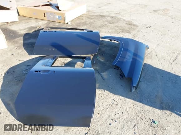 ✅ 2024 Chevrolet Silverado 2500HD Work Truck • VIN: 1GC2YLE72RF198079 • Lot: 41586127. Wystawiony na IAAI z przebiegiem 9 934 mil. Bezpłatny archiwum sprzedaży aukcyjnych z USA i szczegółowy raport historii pojazdu na DreamBid. Zdjęcie 12.