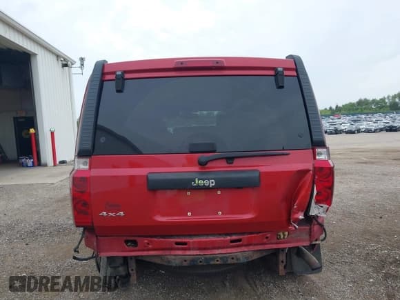 ✅ 2006 Jeep Commander • VIN: 1J8HG48K16C231811 • Лот: 42811376. Опубликован ранее на IAAI с пробегом 248 995 миль. Бесплатный доступ к архиву аукционных продаж из США и подробный отчёт об истории автомобиля на DreamBid. Изображение 16.