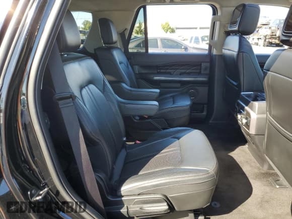 ✅ 2018 Ford Expedition Platinum • VIN: 1FMJU1MT1JEA22530 • Lot: 87279605. Wystawiony na Copart z przebiegiem 134 805 mil. Bezpłatny archiwum sprzedaży aukcyjnych z USA i szczegółowy raport historii pojazdu na DreamBid. Zdjęcie 11.