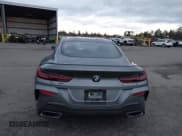 ✅ 2022 BMW 8 Series M850i xDrive • VIN: WBABC4C06NCJ55156 • Лот: 42953080. Опубликован ранее на IAAI с пробегом 20 258 миль. Бесплатный доступ к архиву аукционных продаж из США и подробный отчёт об истории автомобиля на DreamBid. Изображение 17.