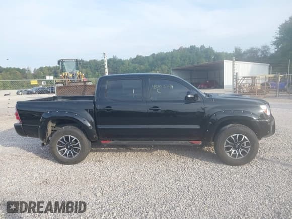 ✅ 2014 Toyota Tacoma • VIN: 5TFLU4EN8EX105672 • Лот: 43208344. Опубликован ранее на IAAI с пробегом 172 445 миль. Бесплатный доступ к архиву аукционных продаж из США и подробный отчёт об истории автомобиля на DreamBid. Изображение 14.