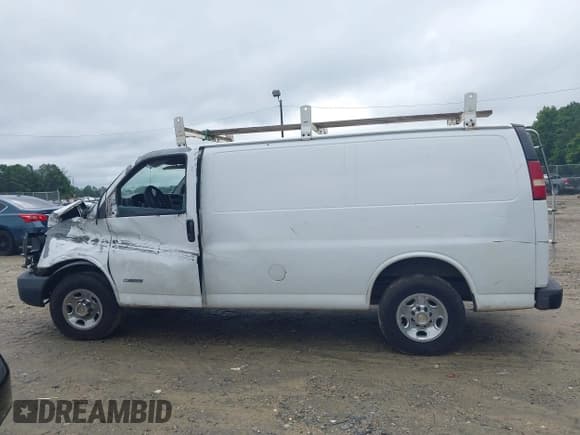 ✅ 2005 Chevrolet Express Cargo • VIN: 1GCGG25V051140061 • Лот: 42919743. Опубликован ранее на IAAI с пробегом 448 511 миль. Бесплатный доступ к архиву аукционных продаж из США и подробный отчёт об истории автомобиля на DreamBid. Изображение 14.