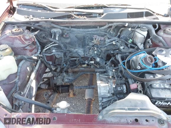 ✅ 2002 Toyota Camry LE • VIN: JTDBE32K120006371 • Lot: 43708563. Wystawiony na IAAI z przebiegiem Nie podano. Bezpłatny archiwum sprzedaży aukcyjnych z USA i szczegółowy raport historii pojazdu na DreamBid. Zdjęcie 10.