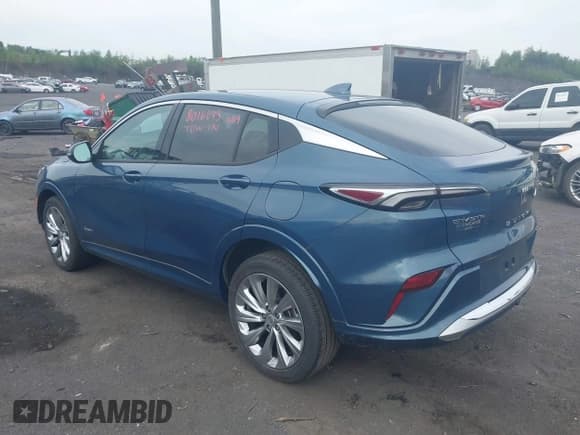 ✅ 2024 Buick Envista Avenir • VIN: KL47LCE27RB152628 • Lot: 42584358. Listed on IAAI with 8,556 mi. Free auction sales archive from the USA and detailed vehicle history report at DreamBid. Image 3.