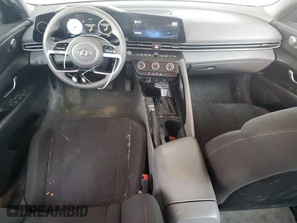 ✅ 2021 Hyundai Elantra SE • VIN: 5NPLL4AG2MH047787 • Lot: 91790215. Listed on Copart with 15,671 mi. Free auction sales archive from the USA and detailed vehicle history report at DreamBid. Image 8.