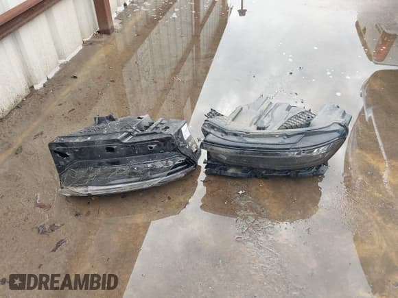 ✅ 2022 Jeep Grand Cherokee Limited • VIN: 1C4RJGBG6N8570889 • Lot: 43619734. Listed on IAAI with 42,039 mi. Free auction sales archive from the USA and detailed vehicle history report at DreamBid. Image 12.