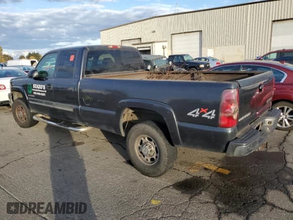 ✅ 2003 Chevrolet Silverado 2500HD LS • VIN: 1GCHK29U03E249694 • Lot: 87290335. Wystawiony na Copart z przebiegiem Nie podano. Bezpłatny archiwum sprzedaży aukcyjnych z USA i szczegółowy raport historii pojazdu na DreamBid. Zdjęcie 2.
