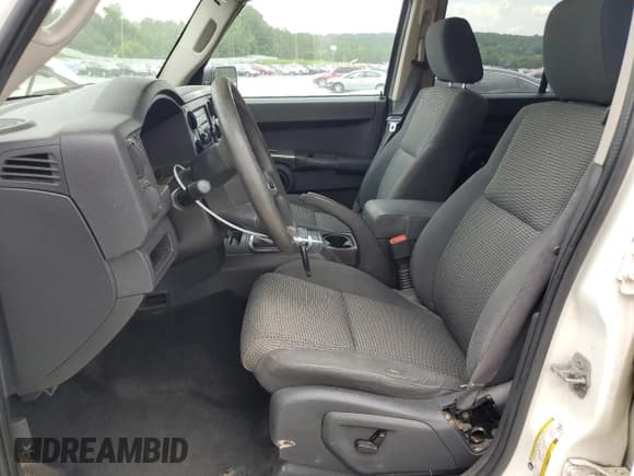 ✅ 2008 Jeep Commander Sport • VIN: 1J8HG48N58C124970 • Lot: 66025345. Listed on Copart with 208,943 mi. Free auction sales archive from the USA and detailed vehicle history report at DreamBid. Image 7.