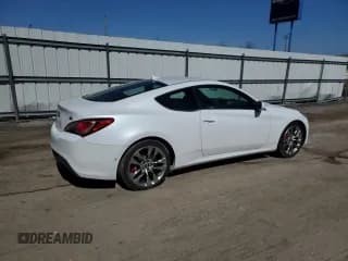 ✅ 2014 Hyundai Genesis Coupe R-Spec • VIN: KMHHT6KD8EU120444 • Lot: 49327635. Wystawiony na Copart z przebiegiem 111 770 mil. Bezpłatny archiwum sprzedaży aukcyjnych z USA i szczegółowy raport historii pojazdu na DreamBid. Zdjęcie 3.