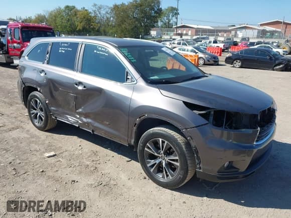 ✅ 2016 Toyota Highlander XLE • VIN: 5TDKKRFH8GS161692 • Lot: 43461139. Listed on IAAI with 106,446 mi. Free auction sales archive from the USA and detailed vehicle history report at DreamBid. Image 1.