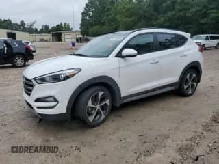 2018 Hyundai Tucson Value z VIN KM8J33A20JU667489, wystawiony jako Copart lot #68116045 z przebiegiem Nie podano mil oraz Szkoda całkowita • Salvage title. Historia ofert i sprzedaży dostępna na DreamBid. Obrazek 1.