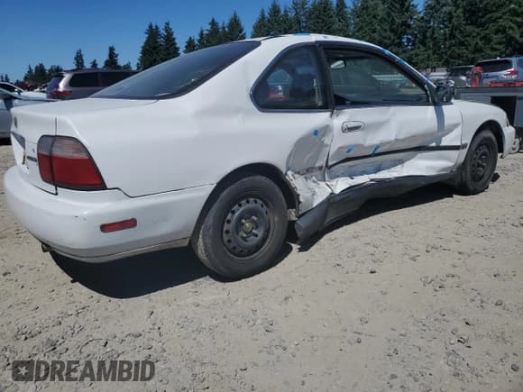 ✅ 1996 Honda Accord LX • VIN: 1HGCD7232TA014788 • Lot: 64688185. Listed on Copart with 153,240 mi. Free auction sales archive from the USA and detailed vehicle history report at DreamBid. Image 3.