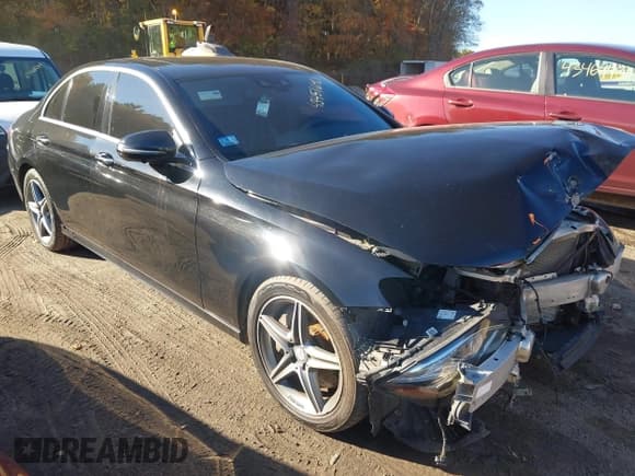 ✅ 2017 Mercedes-Benz E 300 Luxury • VIN: WDDZF4KB2HA054245 • Lot: 43451690. Wystawiony na IAAI z przebiegiem 130 854 mil. Bezpłatny archiwum sprzedaży aukcyjnych z USA i szczegółowy raport historii pojazdu na DreamBid. Zdjęcie 1.