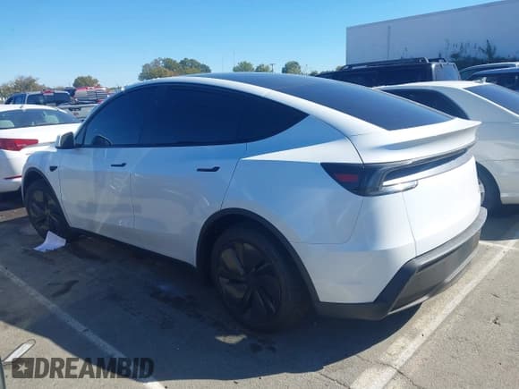 ✅ 2026 Tesla Model Y Long Range Launch Series • VIN: 7SAYGDEE9TA461276 • Лот: 43505666. Опубликован ранее на IAAI с пробегом 5 046 миль. Бесплатный доступ к архиву аукционных продаж из США и подробный отчёт об истории автомобиля на DreamBid. Изображение 14.