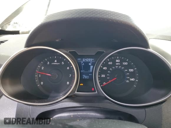 ✅ 2016 Hyundai Veloster • VIN: KMHTC6AD3GU256608 • Lot: 41832185. Wystawiony na Copart z przebiegiem 64 099 mil. Bezpłatny archiwum sprzedaży aukcyjnych z USA i szczegółowy raport historii pojazdu na DreamBid. Zdjęcie 9.