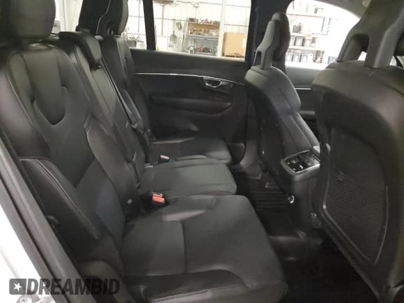 ✅ 2020 Volvo XC90 Momentum • VIN: YV4102CK0L1623000 • Lot: 71167075. Listed on Copart with 43,786 mi. Free auction sales archive from the USA and detailed vehicle history report at DreamBid. Image 11.