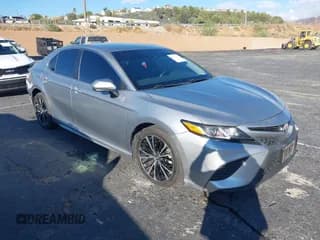 ✅ 2019 Toyota Camry SE • VIN: 4T1B11HK9KU228765 • Lot: 43429965. Wystawiony na IAAI z przebiegiem 98 643 mil. Bezpłatny archiwum sprzedaży aukcyjnych z USA i szczegółowy raport historii pojazdu na DreamBid. Zdjęcie 1.