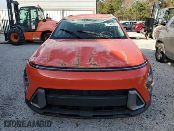 2025 Hyundai Kona SEL with VIN KM8HB3ABXSU207498, listed as a Copart auction lot 84912554 with 4,244 mi miles and Clean title. Bid and sale history available at DreamBid. Image 5.