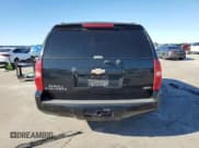 ✅ 2007 Chevrolet Suburban LT • VIN: 3GNFC16007G143462 • Lot: 79070264. Wystawiony na Copart z przebiegiem 239 991 mil. Bezpłatny archiwum sprzedaży aukcyjnych z USA i szczegółowy raport historii pojazdu na DreamBid. Zdjęcie 6.