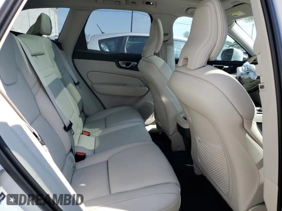 ✅ 2021 Volvo XC60 Momentum • VIN: YV4102RKXM1868900 • Лот: 82135605. Опубликован ранее на Copart с пробегом 44 436 миль. Бесплатный доступ к архиву аукционных продаж из США и подробный отчёт об истории автомобиля на DreamBid. Изображение 11.