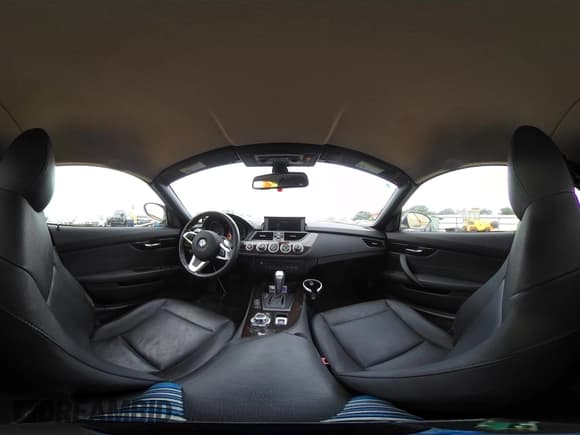 ✅ 2011 BMW Z4 sDrive30i • VIN: WBALM5C58BE378396 • Lot: 42428199. Listed on IAAI with 142,584 mi. Free auction sales archive from the USA and detailed vehicle history report at DreamBid. Image 19.