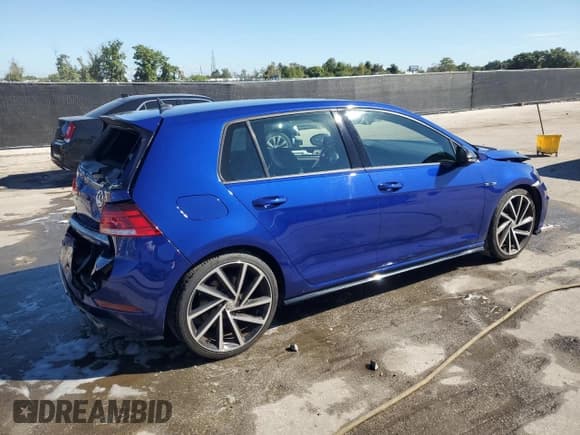 ✅ 2019 Volkswagen Golf R • VIN: WVWWA7AU0KW133357 • Lot: 83864445. Wystawiony na Copart z przebiegiem 58 335 mil. Bezpłatny archiwum sprzedaży aukcyjnych z USA i szczegółowy raport historii pojazdu na DreamBid. Zdjęcie 3.