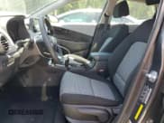 ✅ 2021 Hyundai Kona SE • VIN: KM8K1CAA9MU740610 • Лот: 62420444. Опубликован ранее на Copart с пробегом 27 991 миль. Бесплатный доступ к архиву аукционных продаж из США и подробный отчёт об истории автомобиля на DreamBid. Изображение 7.