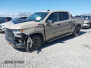 ✅ 2022 Chevrolet Silverado 1500 LT Trail Boss • VIN: 3GCUDFED1NG689442 • Lot: 41994642. Wystawiony na IAAI z przebiegiem 26 598 mil. Bezpłatny archiwum sprzedaży aukcyjnych z USA i szczegółowy raport historii pojazdu na DreamBid. Zdjęcie 20.