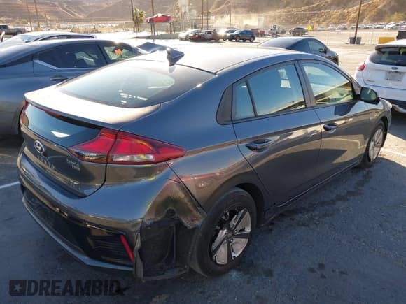 ✅ 2019 Hyundai Ioniq Blue • VIN: KMHC65LC2KU163576 • Lot: 41383179. Wystawiony na IAAI z przebiegiem 75 986 mil. Bezpłatny archiwum sprzedaży aukcyjnych z USA i szczegółowy raport historii pojazdu na DreamBid. Zdjęcie 4.