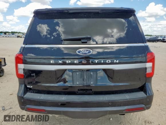 ✅ 2023 Ford Expedition XLT • VIN: 1FMJU1H89PEA57427 • Lot: 62325445. Wystawiony na Copart z przebiegiem 40 220 mil. Bezpłatny archiwum sprzedaży aukcyjnych z USA i szczegółowy raport historii pojazdu na DreamBid. Zdjęcie 6.