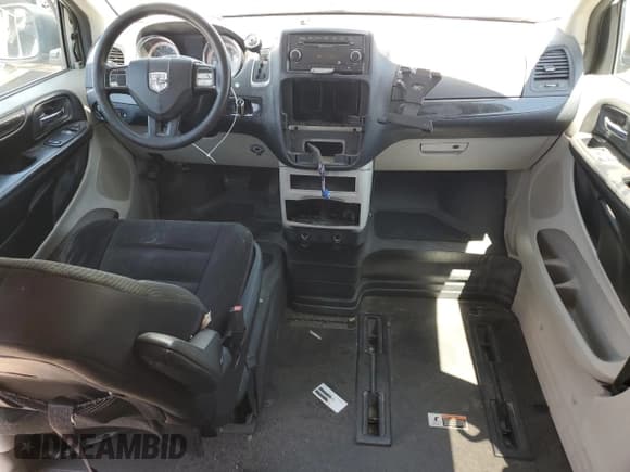 ✅ 2017 Dodge Grand Caravan SE • VIN: 2C7WDGBG7HR738822 • Lot: 67392035. Wystawiony na Copart z przebiegiem 152 950 mil. Bezpłatny archiwum sprzedaży aukcyjnych z USA i szczegółowy raport historii pojazdu na DreamBid. Zdjęcie 8.