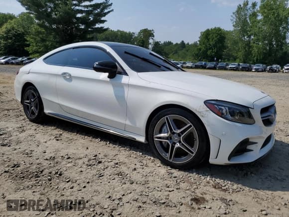 ✅ 2022 Mercedes-Benz C 43 AMG • VIN: W1KWJ6EB4NG115449 • Lot: 58302935. Wystawiony na Copart z przebiegiem Nie podano. Bezpłatny archiwum sprzedaży aukcyjnych z USA i szczegółowy raport historii pojazdu na DreamBid. Zdjęcie 4.
