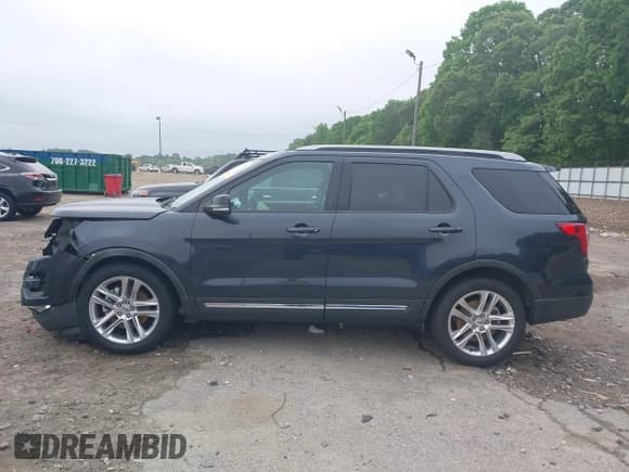 ✅ 2017 Ford Explorer XLT • VIN: 1FM5K7D87HGC51265 • Lot: 42116580. Wystawiony na IAAI z przebiegiem 147 898 mil. Bezpłatny archiwum sprzedaży aukcyjnych z USA i szczegółowy raport historii pojazdu na DreamBid. Zdjęcie 15.