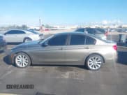 ✅ 2017 BMW 3 Series 320i xDrive • VIN: WBA8E5G39HNU44278 • Лот: 43797502. Опубликован ранее на IAAI с пробегом 54 132 миль. Бесплатный доступ к архиву аукционных продаж из США и подробный отчёт об истории автомобиля на DreamBid. Изображение 14.