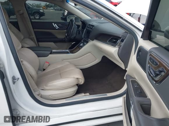 ✅ 2018 Lincoln Continental Reserve • VIN: 1LN6L9NC9J5616871 • Lot: 43531515. Wystawiony na IAAI z przebiegiem 58 745 mil. Bezpłatny archiwum sprzedaży aukcyjnych z USA i szczegółowy raport historii pojazdu na DreamBid. Zdjęcie 5.