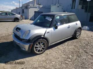 2005 MINI Hardtop S с VIN WMWRE33415TG95393, выставлен на аукционе Copart как лот 84707065 с пробегом 150 823 миль миль и Чистый • Clean title. История ставок и продаж доступна на DreamBid. Изображение 1.
