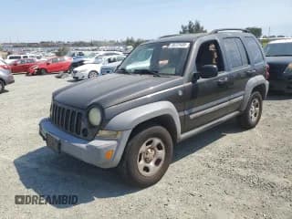 ✅ 2006 Jeep Liberty Sport • VIN: 1J4GL48K96W105185 • Лот: 70727435. Опубликован ранее на Copart с пробегом 155 530 миль. Бесплатный доступ к архиву аукционных продаж из США и подробный отчёт об истории автомобиля на DreamBid. Изображение 1.