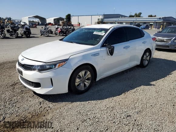 ✅ 2017 Kia Optima • VIN: KNAGT4LE5H5011172 • Lot: 85005705. Wystawiony na Copart z przebiegiem 139 957 mil. Bezpłatny archiwum sprzedaży aukcyjnych z USA i szczegółowy raport historii pojazdu na DreamBid. Zdjęcie 1.